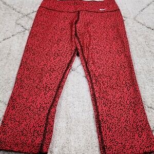 Nike Legend Pant Womens XS Red Black Abstract Print Dri-FIT Cropped Leggings